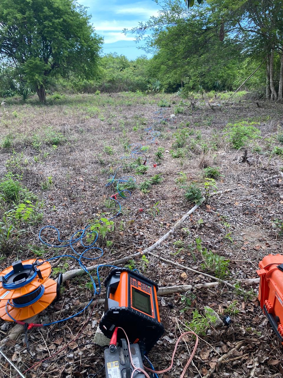 Empresa Geofisik realizando estudios sísmicos